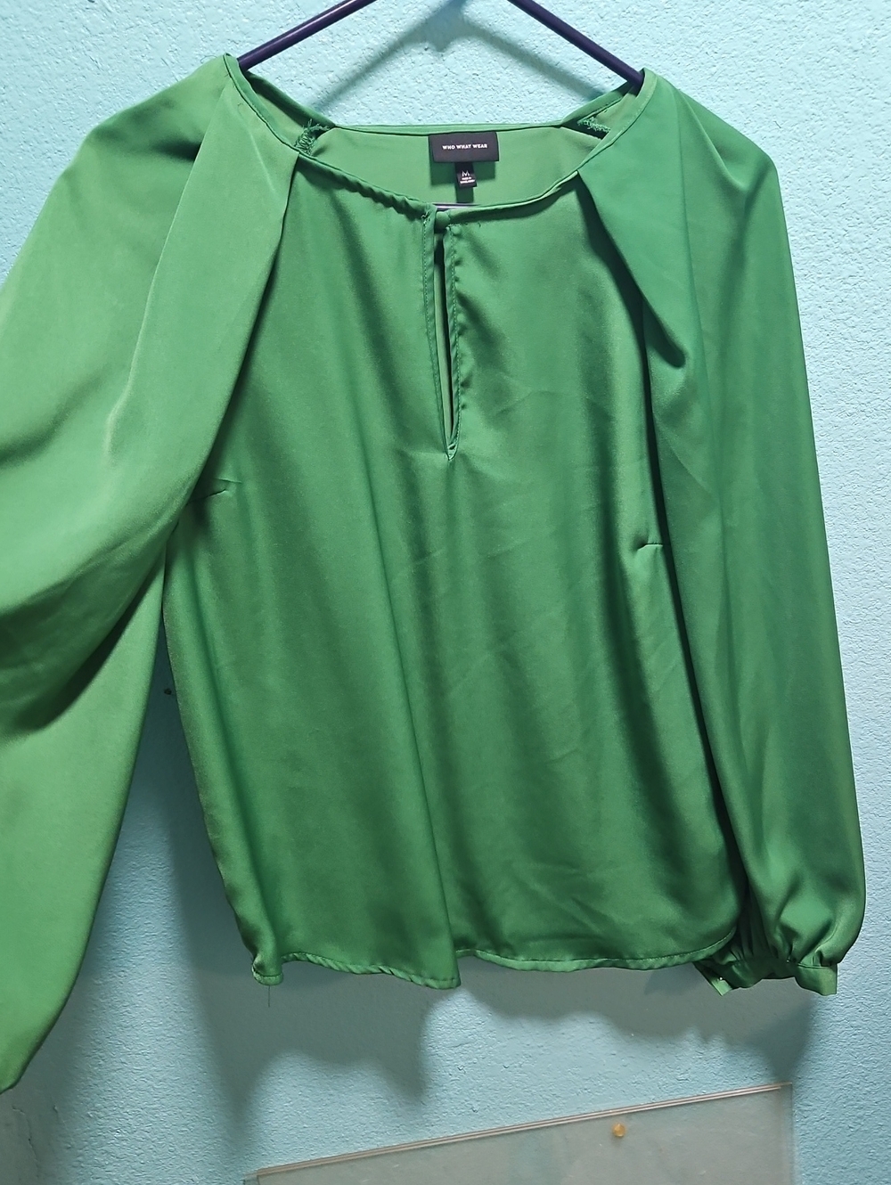 Who What Wear Green Satin Keyhole Blouse - Picture 4 of 5